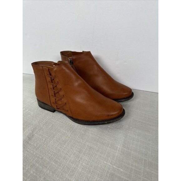 Bamboo Women's Size 6.5 Primetime Ankle Boot Faux Leather Upper Side Ankle Zip - Picture 6 of 13